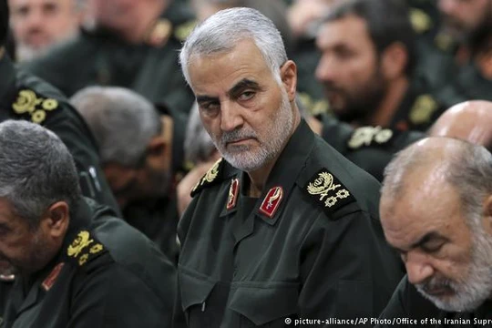 Thiếu tướng Qassem Soleimani, tư lệnh trường lực lượng Vệ binh Cách mạng Hồi giáo Iran sẽ chỉ huy chiến dịch tấn công trên sa mạc tỉnh Homs - ảnh South Front