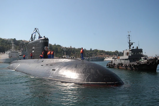 Tàu ngầm diesel điện dự án 636 lớp Kilo. Ảnh minh họa TASS