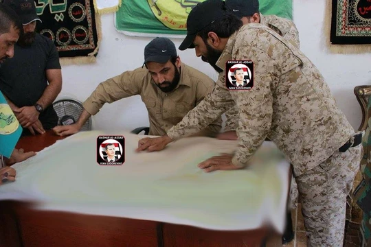 Các sĩ quan quân đội Syria lên kế hoạch chiến đấu trên vùng sa mạc tỉnh Homs