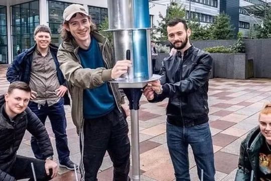 Tuabin điện gió, do Douglas Macartney, một học sinh 15 tuổi người Scotland thiết kế. Ảnh E&T