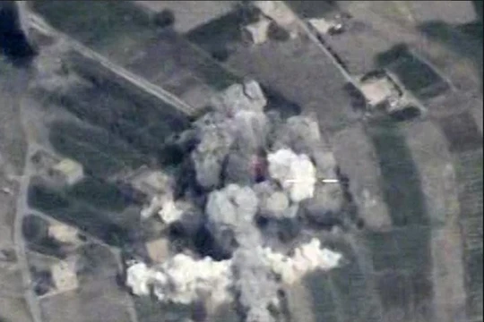 Không quân Nga không kích dữ dội căn cứ của IS trên chiến trường Deir Ezzor - ảnh minh họa Masdar News