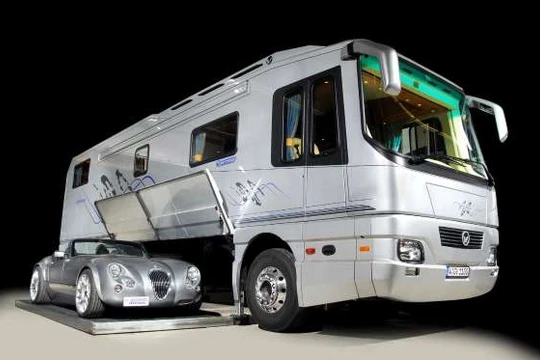  Lâu đài di động Performance II có giá khoảng 1,5 triệu USD