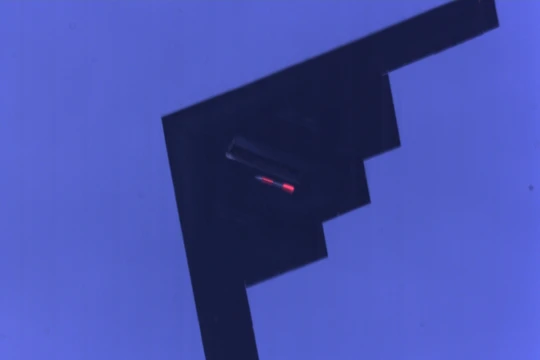 Máy bay ném bom B-2 thử nghiệm ném bom hạt nhân B61-12. Ảnh minh họa The National Interest