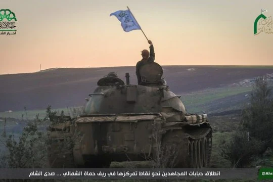Xe tăng của lực lượng Hồi giáo cực đoan thánh chiến ở Hama