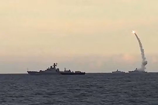 Hải quân Nga phóng tên lửa hành trình Kalibr