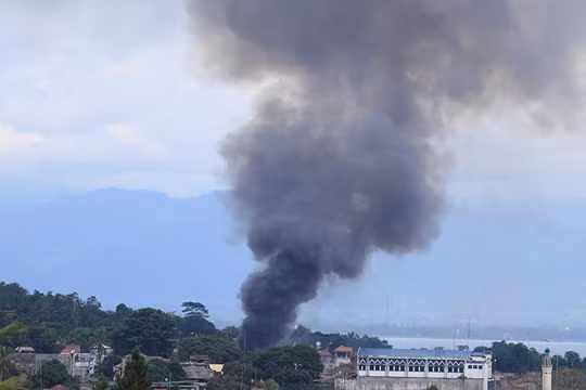 Không quân Philippine không kích thành phố Marawi - ảnh video Marawi