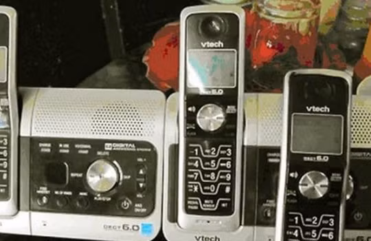 Điện thoại “mẹ bồng con”.