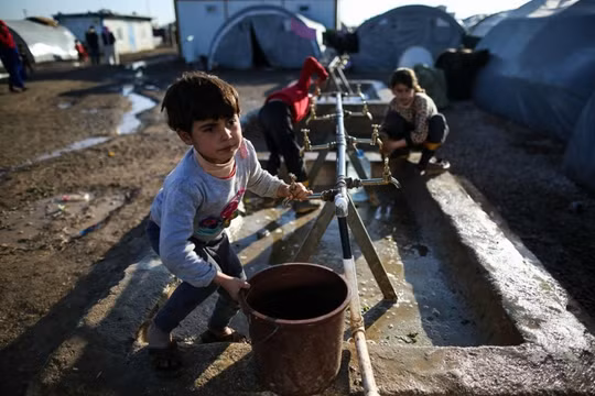 Trẻ em Syria từ Coban ở trại tị nạn trong thành phố Suruç, Thổ Nhĩ Kỳ. 01 tháng 2 năm 2015.