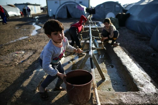 Trẻ em Syria từ Coban ở trại tị nạn trong thành phố Suruç, Thổ Nhĩ Kỳ. 01 tháng 2 năm 2015.