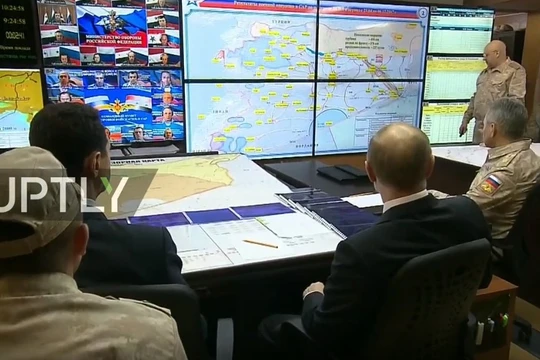 Tư lệnh trưởng lực lượng viễn chinh Nga, tướng Surovikin báo cáo tình hình thực hiện nhiệm vụ ở Syria trước 2 tổng thống Nga - Syria - ảnh video