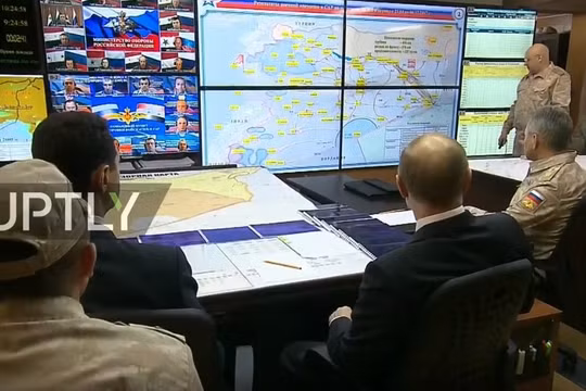 Tư lệnh trưởng lực lượng viễn chinh Nga, tướng Surovikin báo cáo tình hình thực hiện nhiệm vụ ở Syria trước 2 tổng thống Nga - Syria - ảnh video