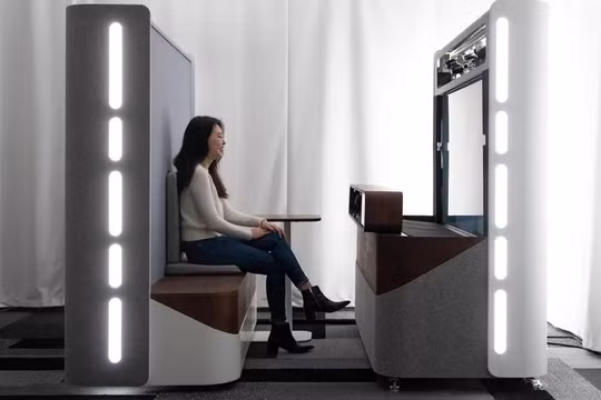 Gian gọi video thực tế ảo 3D, người dùng tiếp xúc trực tiếp trong dự án Project Starline. Ảnh TechCrunch+.