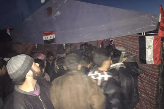 Những chiến binh nổi dậy vùng Wadi Barada nộp vũ khí đầu hàng