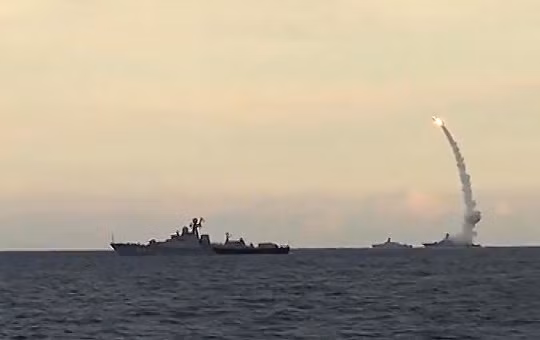 Chùm video tên lửa hành trình Kalibr-NK Nga báo thù IS