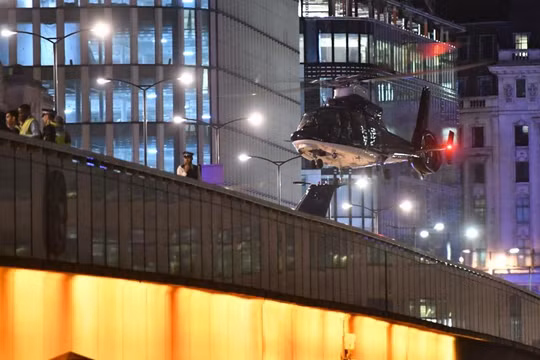 Trực thăng chống khủng bố của đặc nhiệm SAS ở London