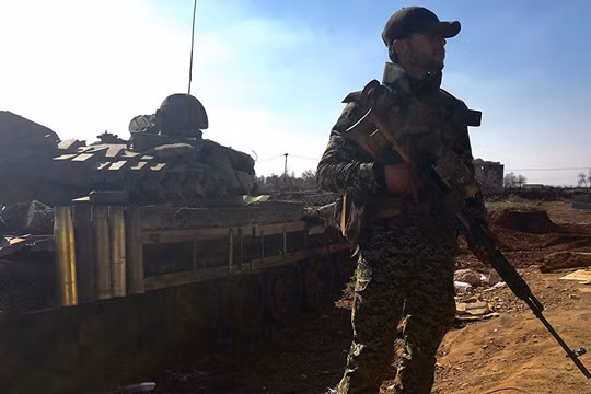 Binh sĩ quân đội Syria trên chiến trường Daraa