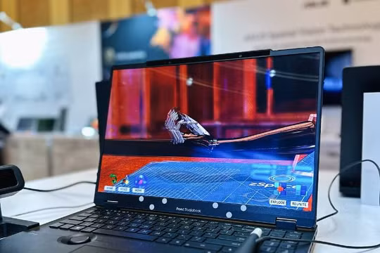 ProArt Studiobook 16 3D OLED, máy tính xách tay đầu tiên có màn hình 3D không cần kính. Ảnh IndiaExpress