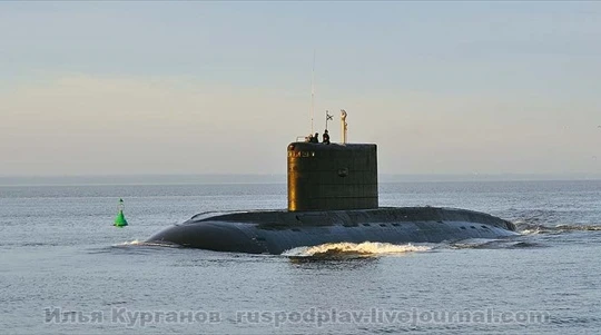 Tàu ngầm HQ-184 Hải Phòng chạy thử trên biển Baltic trước khi bàn giao.