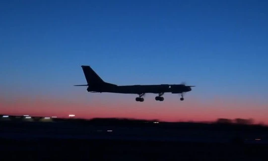 Máy bay ném bom chiến lược mang tên lửa Tu-95MS xuất kích.