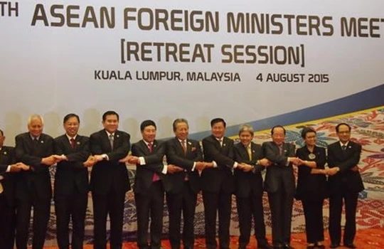 Ngoại trưởng các nước ASEAN tham gia hội nghị.