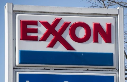 Mỹ bắt đầu thấm đòn từ Nga