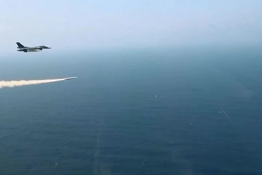 Nhật Bản thử nghiệm tên lửa chống tàu siêu âm XASM-3 - ảnh Navy Recognition.