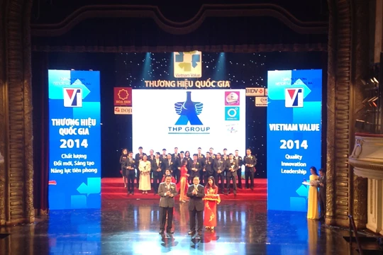 Chủ tịch kiêm tổng Giám đốc Tân Hiệp Phát nhận giải thưởng thương hiệu Quốc gia 2014