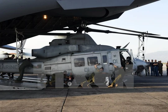 Một chiếc trực thăng Huey tại sân bay quốc tế Kathmandu. (Nguồn: AFP/TTXVN)