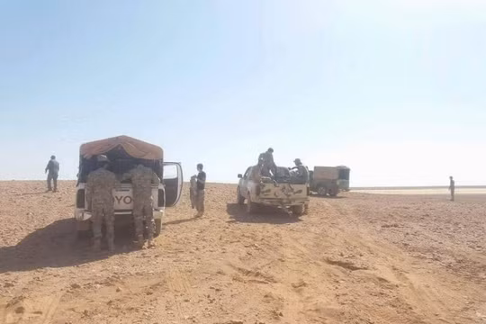 Quân đội Syria chiến đấu tiến công trên chiến trường al-Safa. Ảnh minh họa: Masdar News.