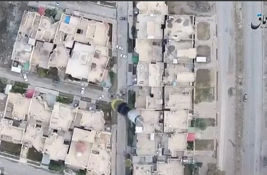 IS sử dụng drone ném bom vào quân đội Iraq