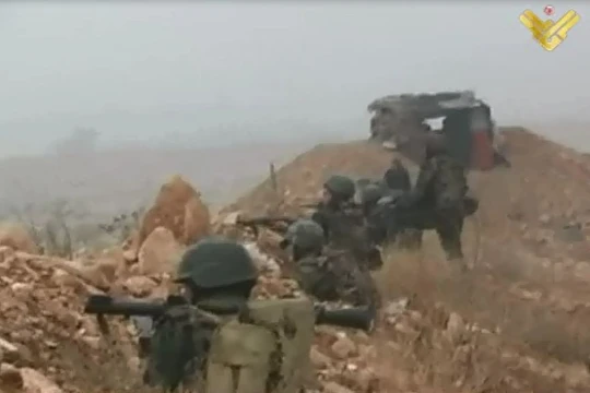 Binh sĩ quân đội Syria chiến đấu trên chiến trường Latakia - ảnh minh họa Masdar News