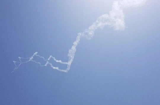 Tên lửa phòng không Israel bắn hạ máy bay Syria. Ảnh minh họa South Front