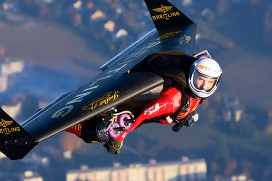 Jetman, tham vọng bay của con người đang thành hiện thực