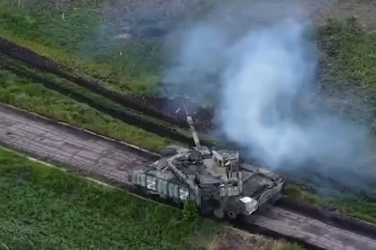 Xe tăng T-90M Proryv-3 quân đội Nga huấn luyện chiến đấu. Ảnh TopWar