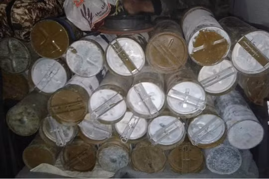 Kho vũ khí thu được của phiến quân trên vùng nông thôn tỉnh Hama