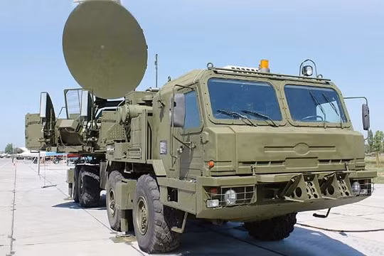 Tổ hợp tác chiến điện tử Krasukha -S4 của Nga ở Syria. Ảnh minh họa South Front