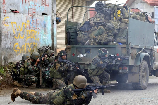 Giao chiến trên đường phố Marawi Philippines