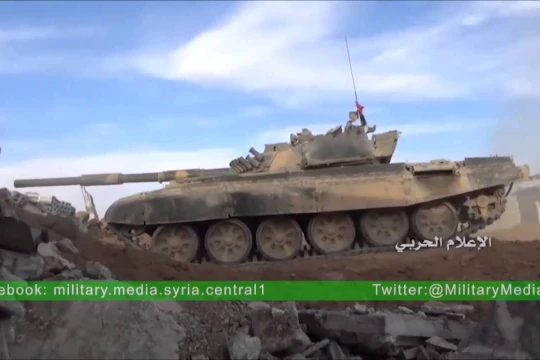 Xe tăng quân đội Syria chiến đấu trên chiến trường Đông Ghouta