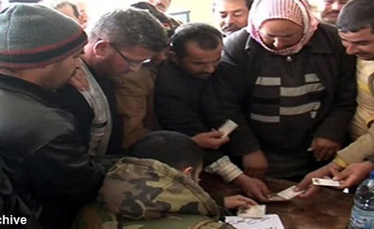 Syria: Hàng chục phiến quân nộp súng đầu thú