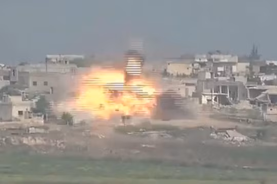 Không quân Nga không kích dữ dội Aleppo, Hama, Idlib sau cuộc tập kích hỏa lực của quân thánh chiến.