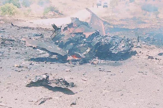 Mảnh xác chiếc máy bay Mirage F-1 của GNA bị bắn hạ.