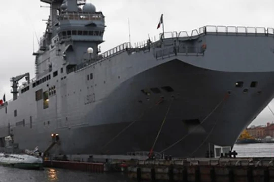 Số phận khốn khó của tàu đổ bộ trực thăng Mistral