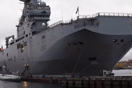 Số phận khốn khó của tàu đổ bộ trực thăng Mistral