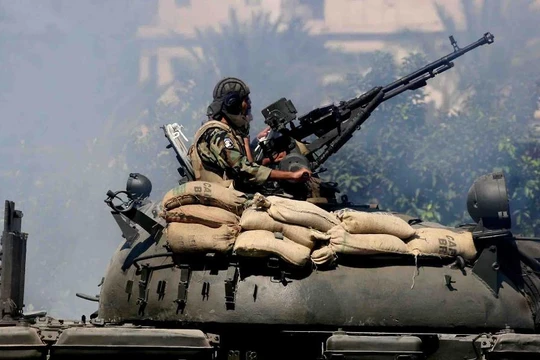 Quân đội Syria tấn công các ngọn núi quanh thành phố Salma