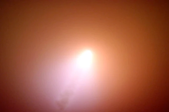 Tàu ngầm Nga phóng tên lửa hạt nhân chiến lược trên biển Barents. Ảnh minh họa video Masdar News