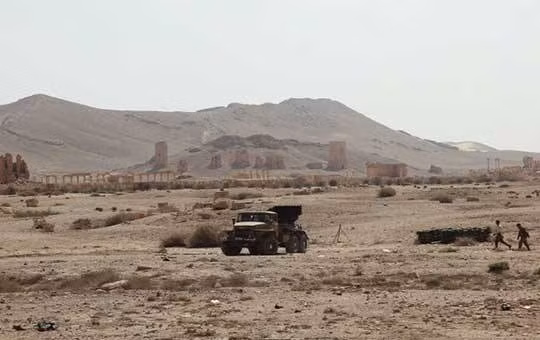 Quân đội Syria đánh sâu vào Palmyra, các tay súng IS chống cự điên cuồng
