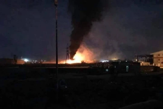 Vụ nổ kinh hoàng một nhà kho sau khi trúng tên lửa của Israel đêm ngày 01.11.2017 - ảnh minh họa Masdar News
