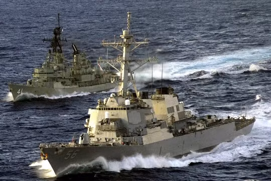 Khu trục hạm tên lửa USS John S. McCain (DDG 56) - ảnh Hải quân Mỹ