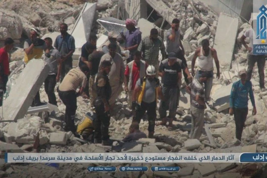 Vụ nổ san phẳng nhiều tòa nhà lân cận ở idlib. Ảnh trang Iba, cơ quan truyền thông chính thức của HTS