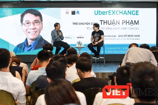 Toàn cảnh buổi trò chuyện. 